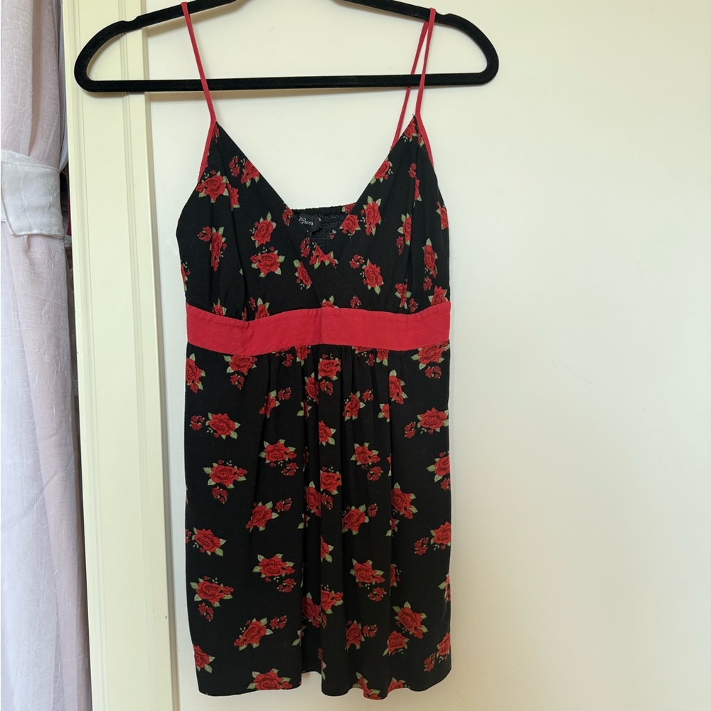 guess authentic vintage y2k aesthetic floral rose tank top long top coquette